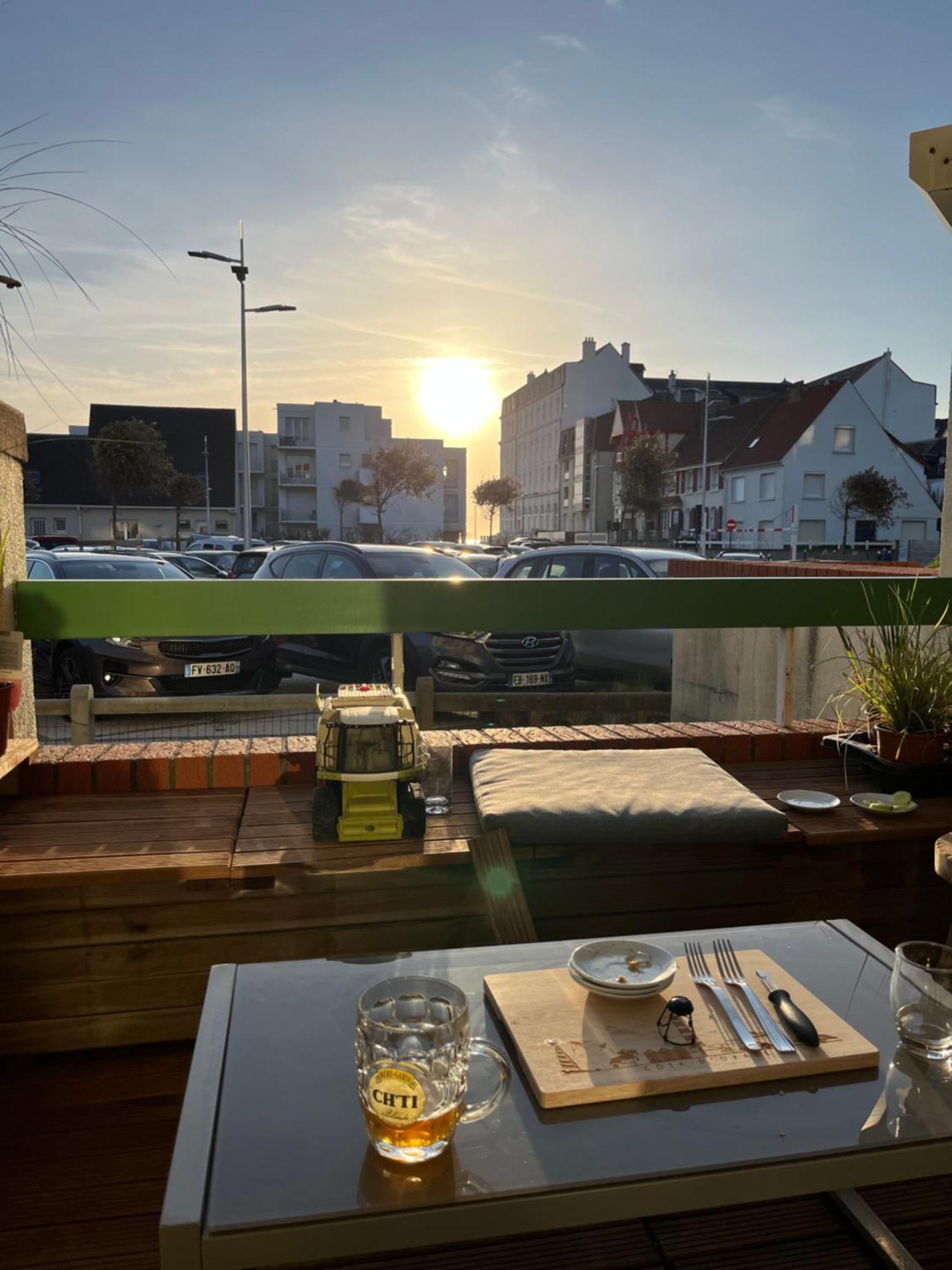 Agreable Appartement Et Terrasse A 2 Pas De La Mer Wimereux Exterior photo